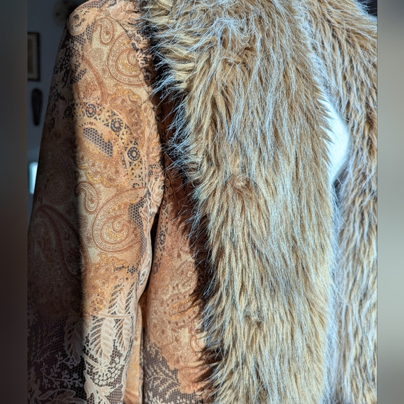90s Does 70s VTG Penny Lane Trench Coat Afghan Paisley Print Faux Fur Trim 18 - Picture 16 of 16